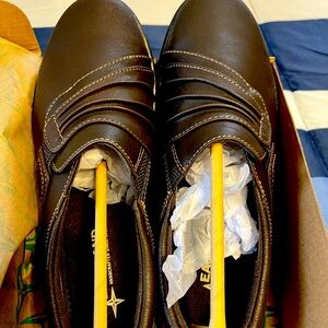 Women’s Eastland size 7 brand new shoes